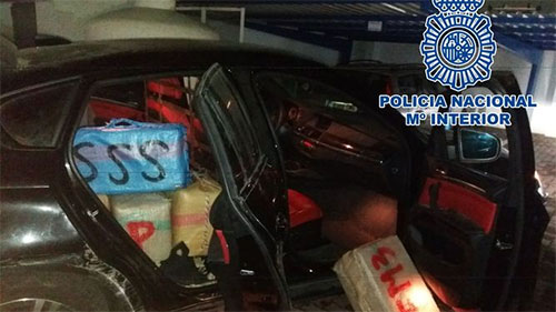 el vehículo con 510 kilos de hachís Más de 200 personas impiden la detención de un narcotraficante en España